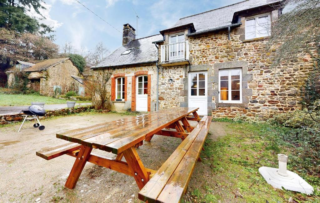 3 Bedroom Stunning Home In Gesvres