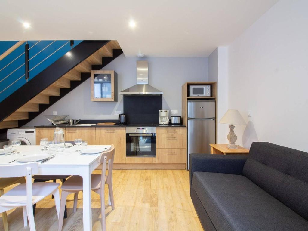 Duplex rénové 2 chambres avec wifi, cuisine équipée et local ski, en centre-ville de Cauterets - FR-1-401-179