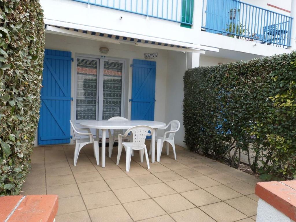 Appartement au rez de chaussée d'une résidence à 100 m de la mer - FR-1-194-30