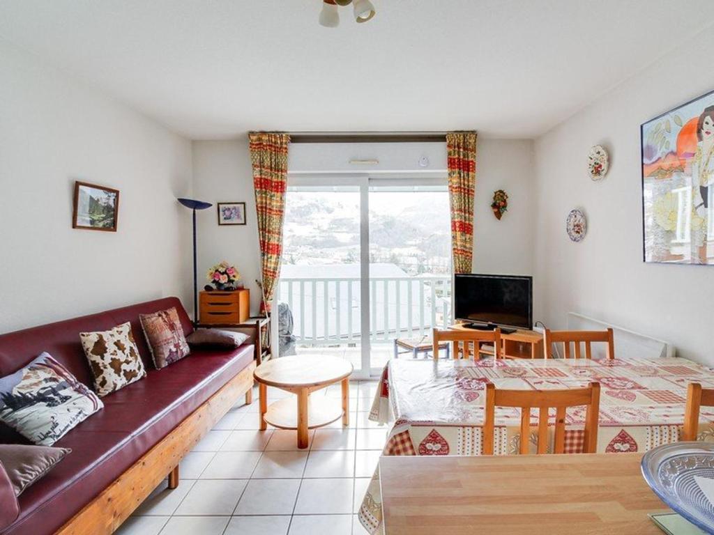 T3 Duplex 43m², 2 chambres, balcon, animaux admis, calme, proches commodités, 3 stations ski - FR-1-402-29