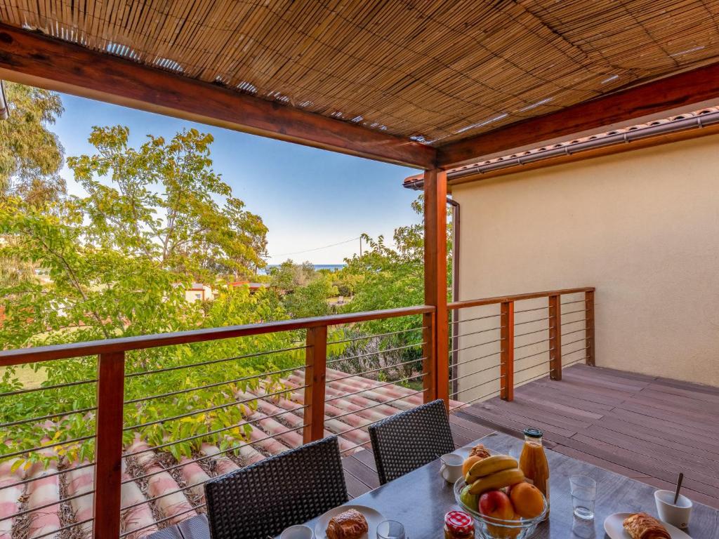Apartment Marina di Favone-3 by Interhome