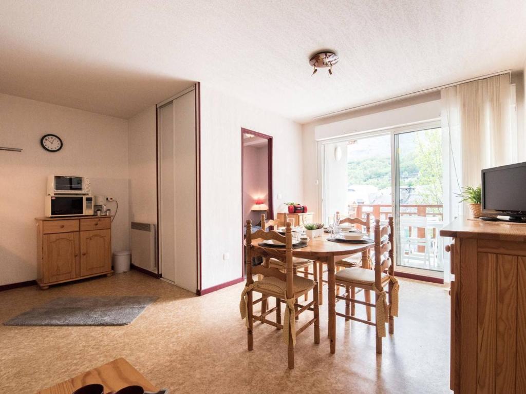 Appartement ensoleillé pour 4 pers, balcon, parking, proche thermes et téléphérique, St-Lary Village - FR-1-296-195
