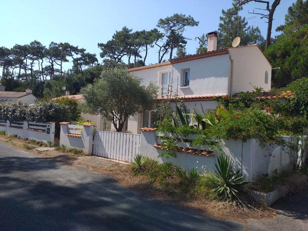 Appartement 3 chambres 6 à 7 pers rez de Jardin 5min plage quartier du Phare