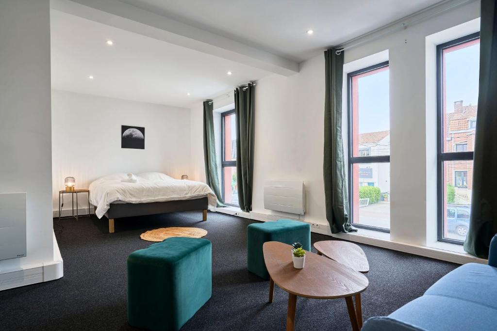 3 bedroom apartment with balcony