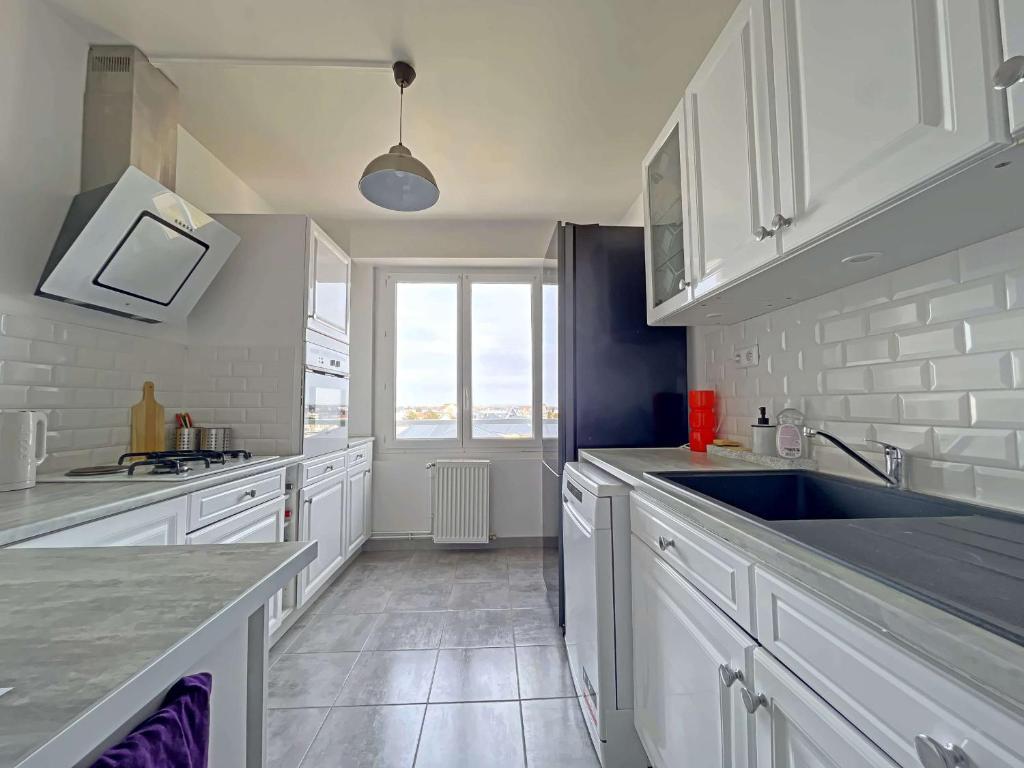 Studio Face Mer 38m² - Parking Privé - Tout Équipé - FR-1-646-18