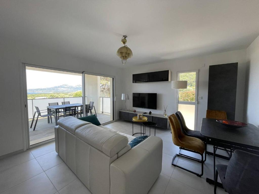 Calvi: Appartement vue mer, piscine, clim, parking, wifi - FR-1-719-36