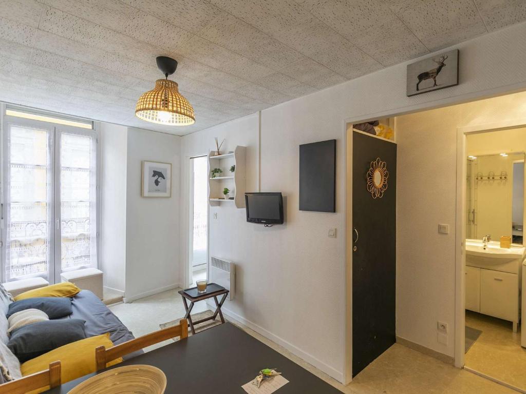Appartement lumineux avec balcon, plein centre Cauterets, proche télécabine et commodités. - FR-1-401-243