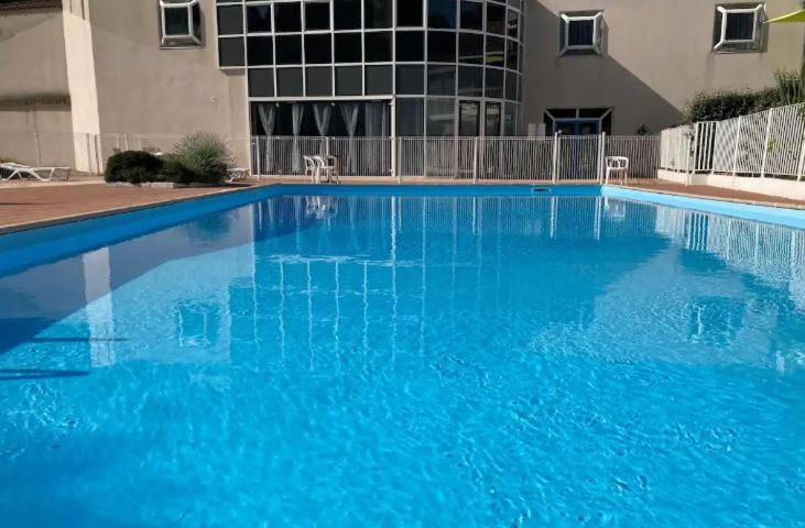 Appartement en résidence avec piscine et tennis