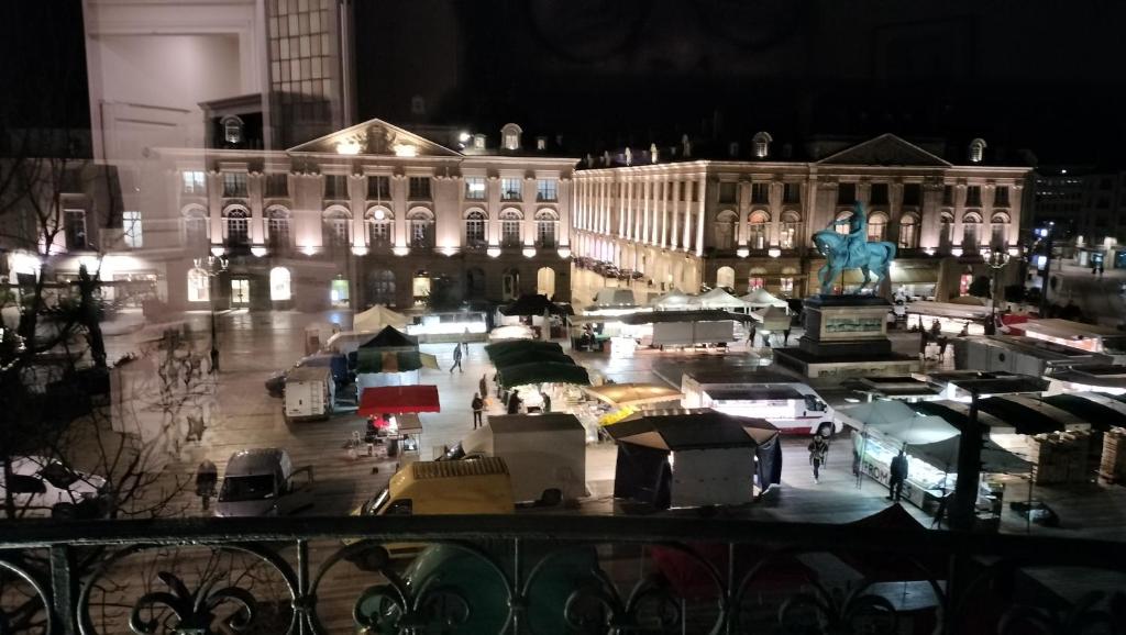 Appartement F3 au balcon de la Place du Martroi