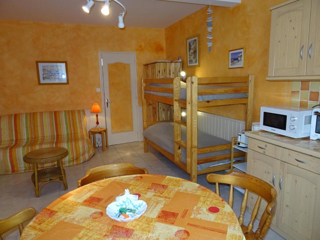 Charmant Studio à 80m de la Plage avec Cuisine Équipée – Quartier Arago - FR-1-92-911