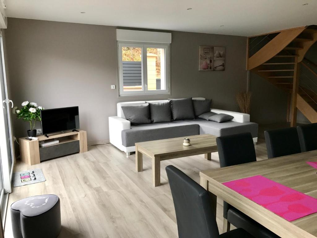 Magnifique Appartement Face Mer avec 2 Balcons, Terrasse et Ascenseur - FR-1-672-4