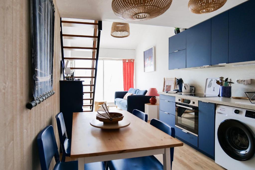 Appartement rénové avec goût et idéalement situé à deux pas du remblai