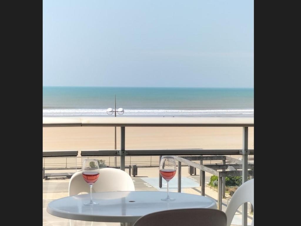 Appartement 1 chambre, balcon mer, Saint-Jean-de-Monts, 50m plage, animaux admis, parking - FR-1-323-266