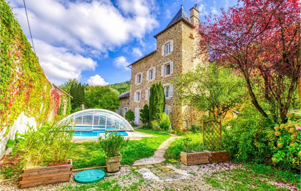7 Bedroom Cozy Home In Rodez