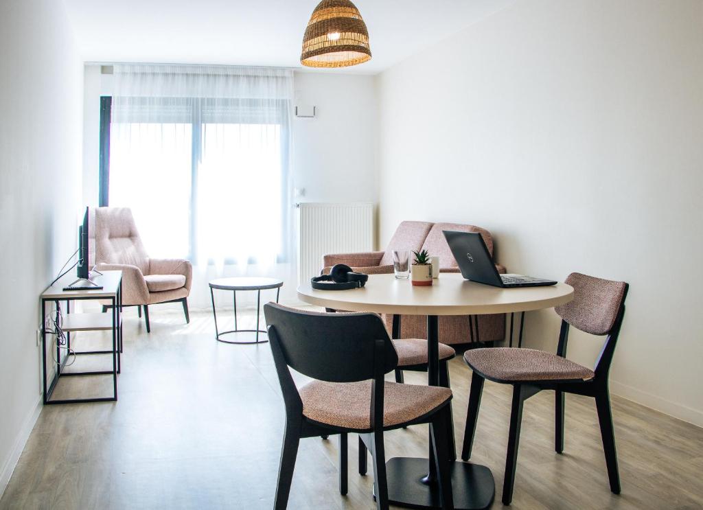 CALM Appart' & Hostel