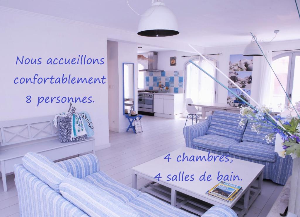 Les galets bleus de Calvi