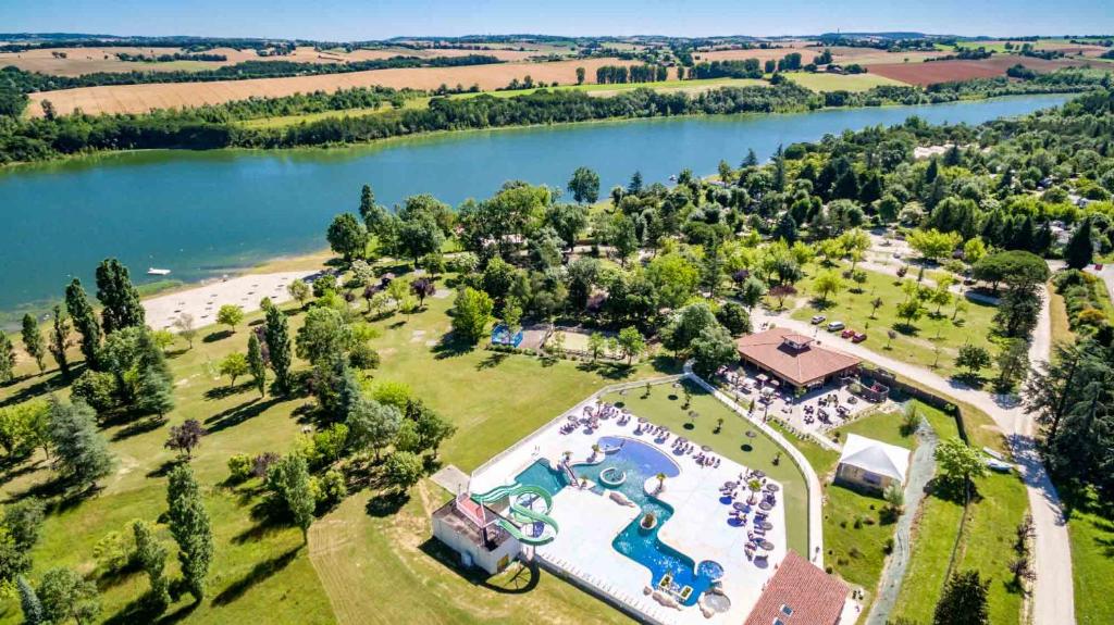 Camping le Lac de Thoux