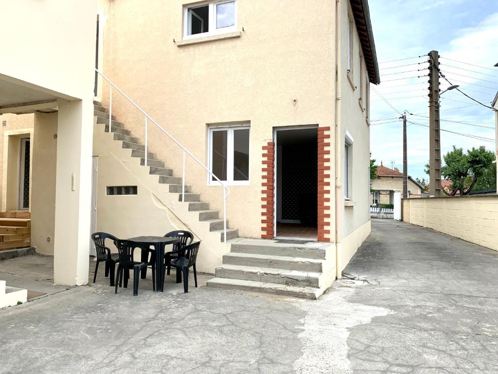 Comme chez soi , Déplacement Pro