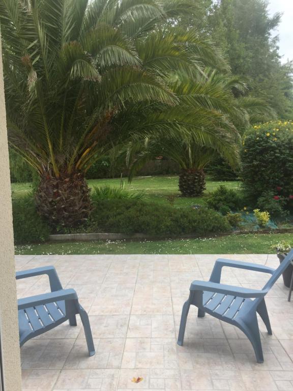 Côté jardin des Charmilles