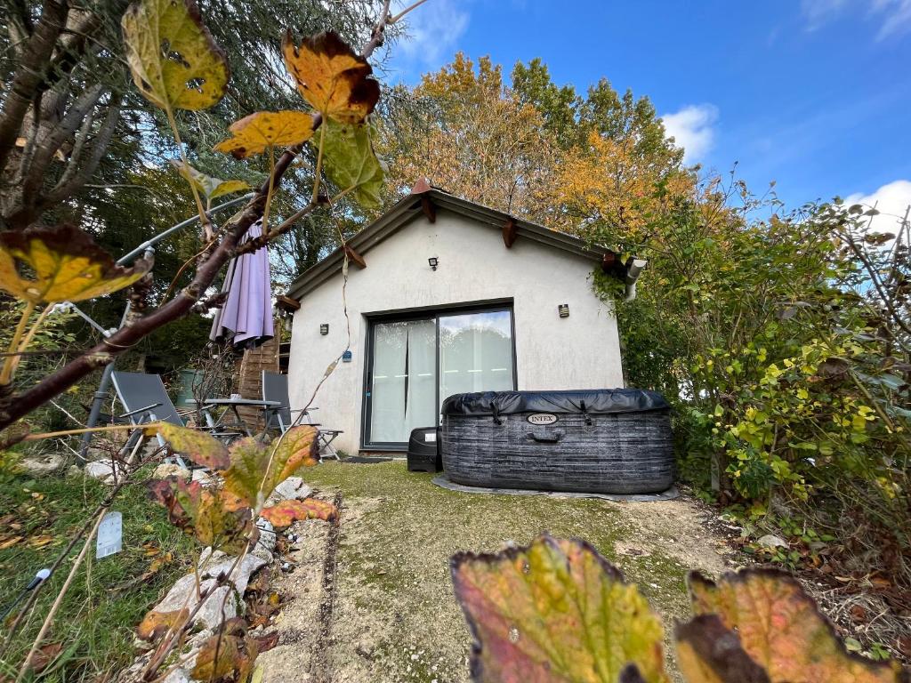 Cottage-Gite & Jacuzzi - Chez Flo & Marc