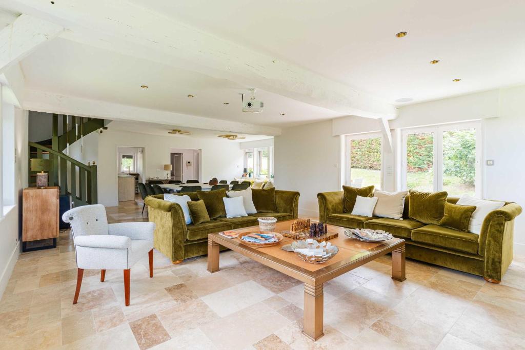 Haven of peace with heated pool and garden
