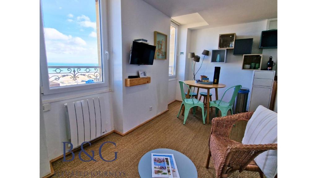 Escape with Sea View Ideal Location