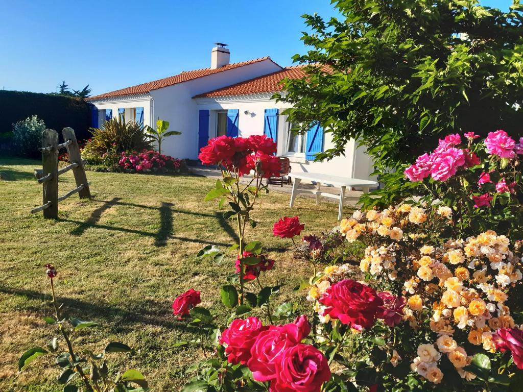 Maison récente avec jardin, 4 chambres, proche mer et commerces à Bouin - FR-1-426-129