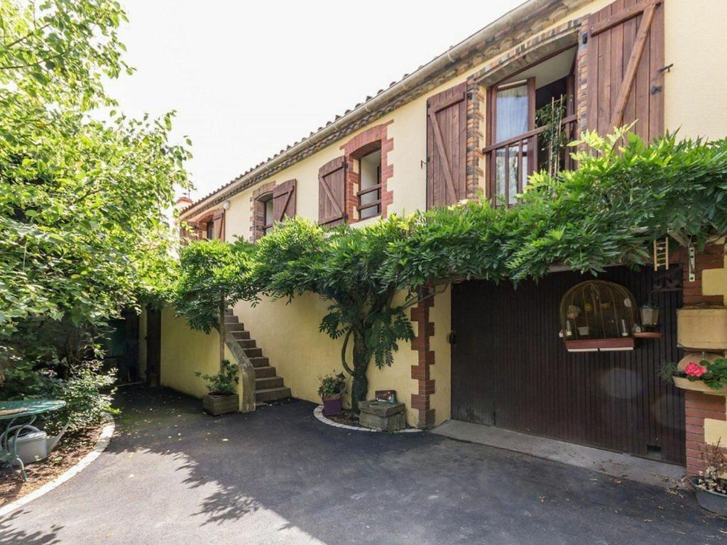 Gîte rénové à Corcoué-sur-Logne avec étang privé et équipements bébé - FR-1-306-1066