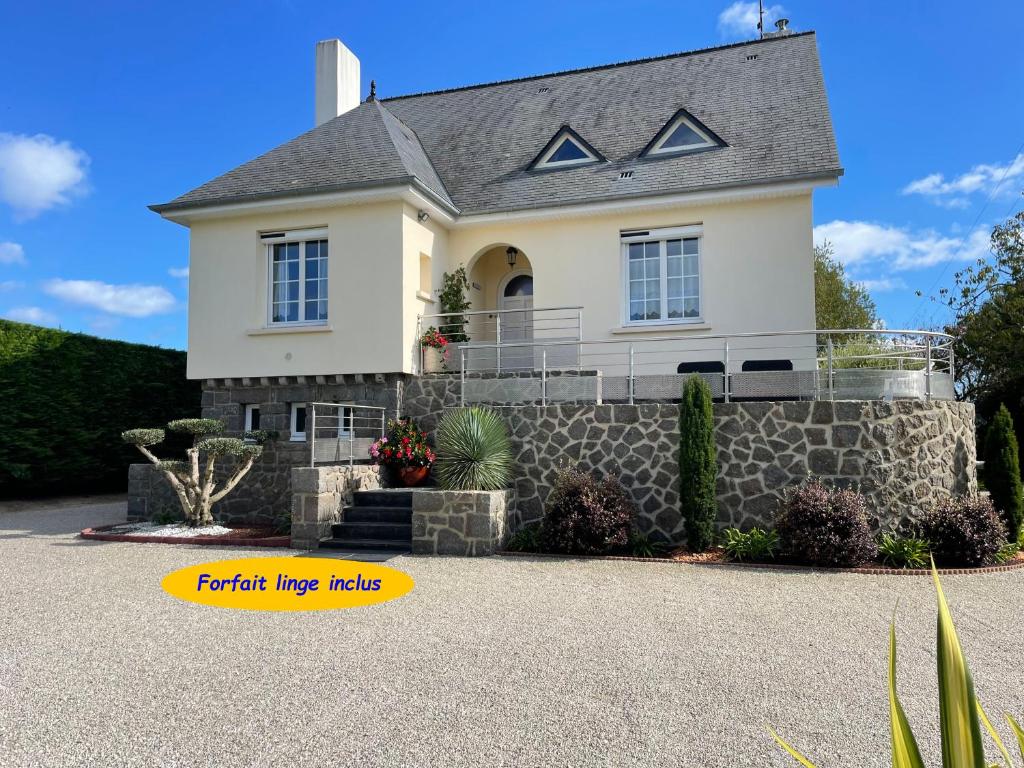 La Révillaise - proche mer - cour et grand jardin clos - 2 à 6 personnes