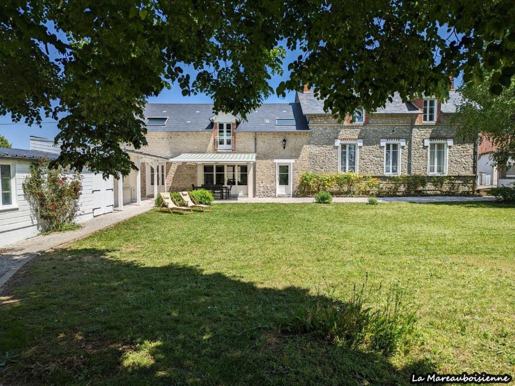 Séjour de charme à Mareau-aux-Bois : parc, home cinéma, billard, tennis et télétravail en fibre ultra-rapide - FR-1-590-279