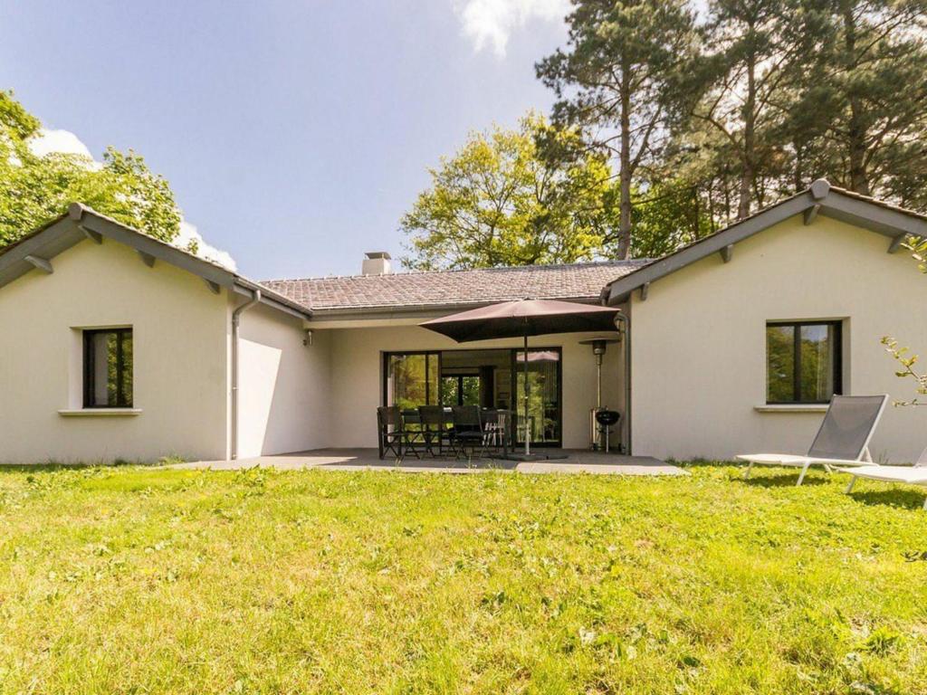 Gîte contemporain avec piscine chauffée près de la mer, parc arboré, WiFi, baby-foot et équipements bébé - FR-1-306-1089