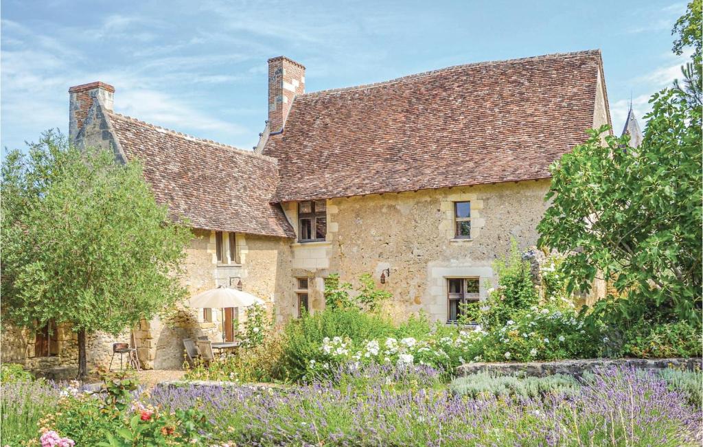 Stunning Home In Cheille Bourg With Kitchen