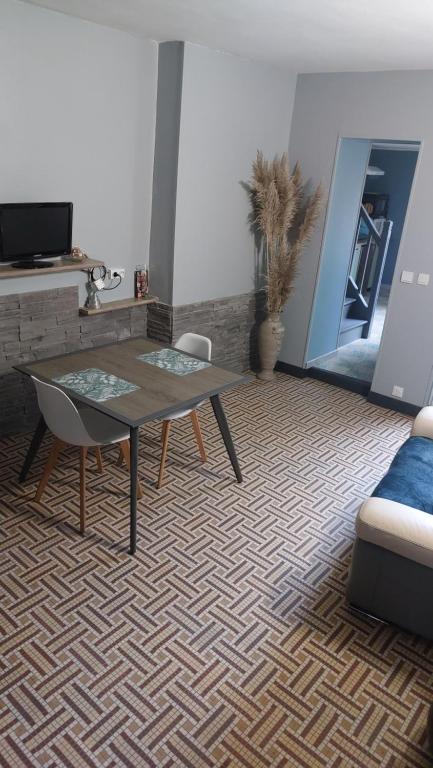 Beautiful Home In Auxi Le Château With Wifi