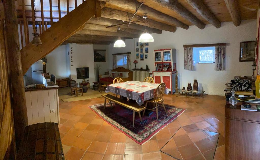 Maison chaleureuse a Mont >Vue montagne & cheminee