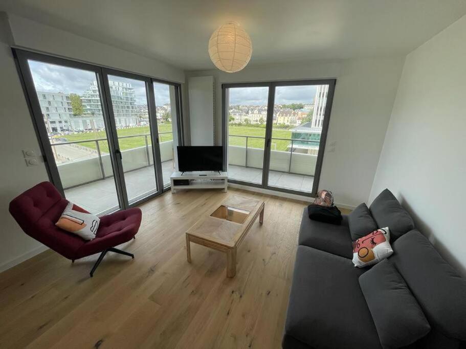Presqu'île, appartement neuf avec balcon, salle de gym et parking