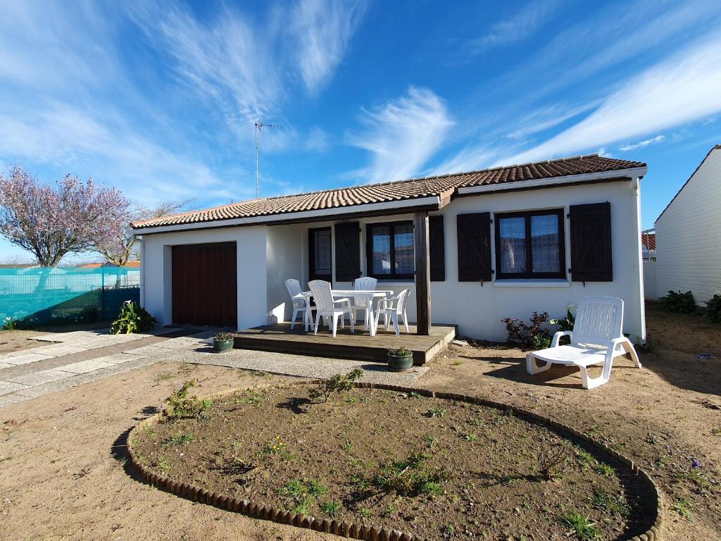 Maison confortable avec jardin, proche plage et centre-ville – Animaux sur demande - FR-1-476-24