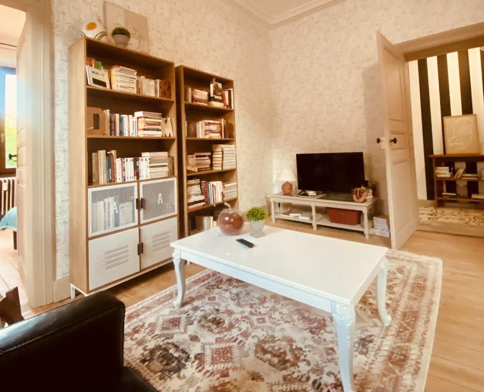LA MARIEFACTURE - Comme un Livre Ouvert