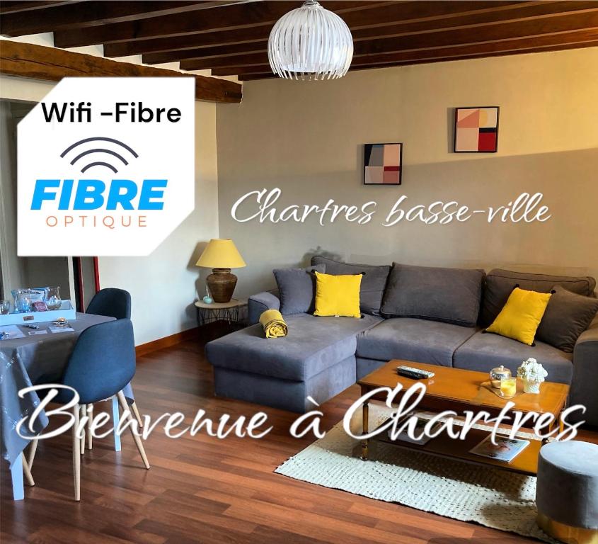 Appartement de la Brèche 44 m2 place Drouaise au cœur historique
