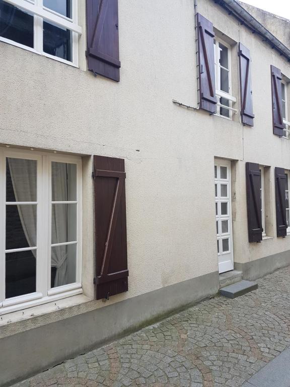 LA MAISON DE LOLA