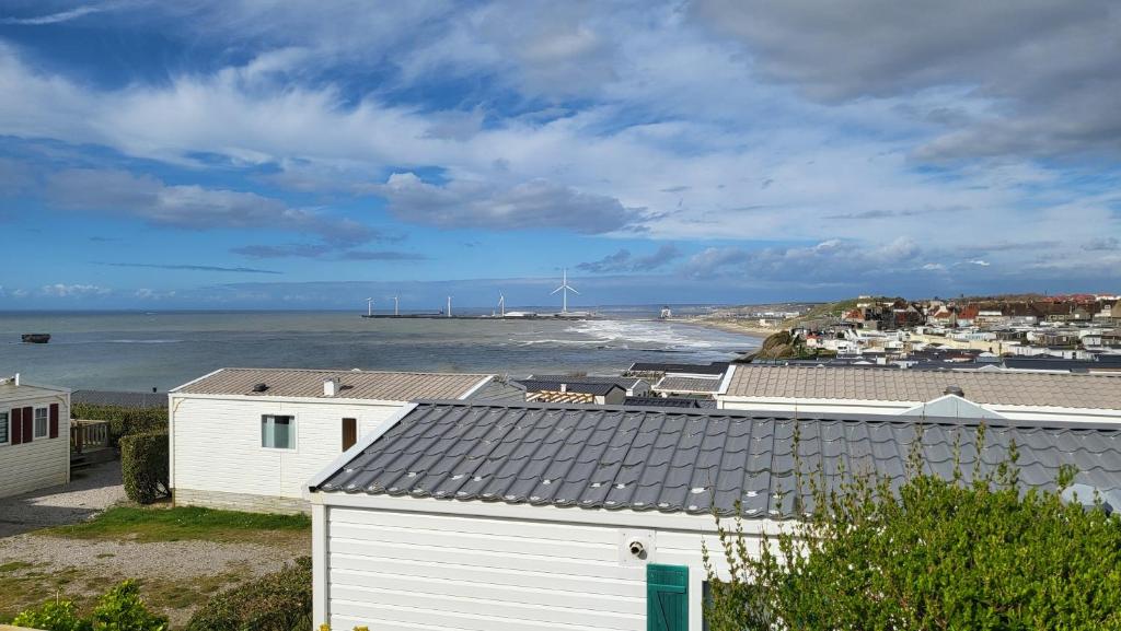 Le brise lame maison neuve à 2 pas de la plage