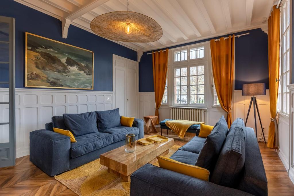 Le Manoir des EMBRUNS 14P - Location N1- Terrace- public parking 2 min