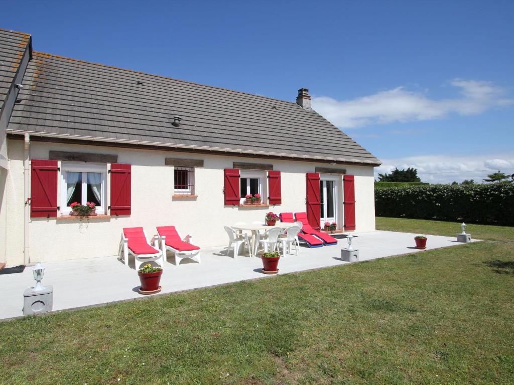 Holiday home in Denneville near the beach