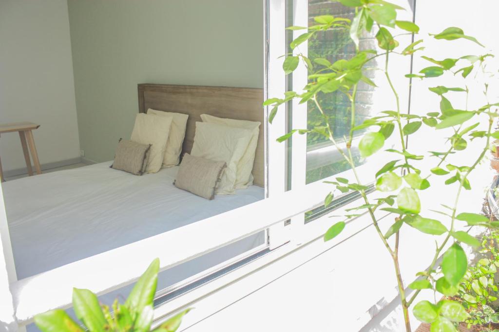 Apartment for 4 in front of Lille Flandres station
