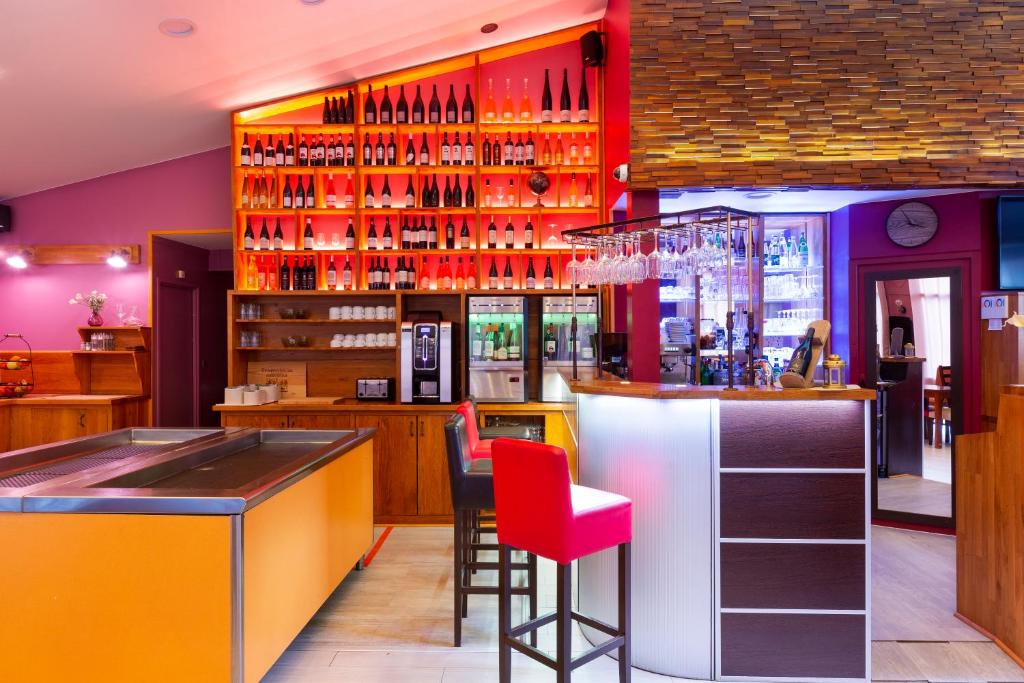 FH Confort Hotel Orléans Co'met