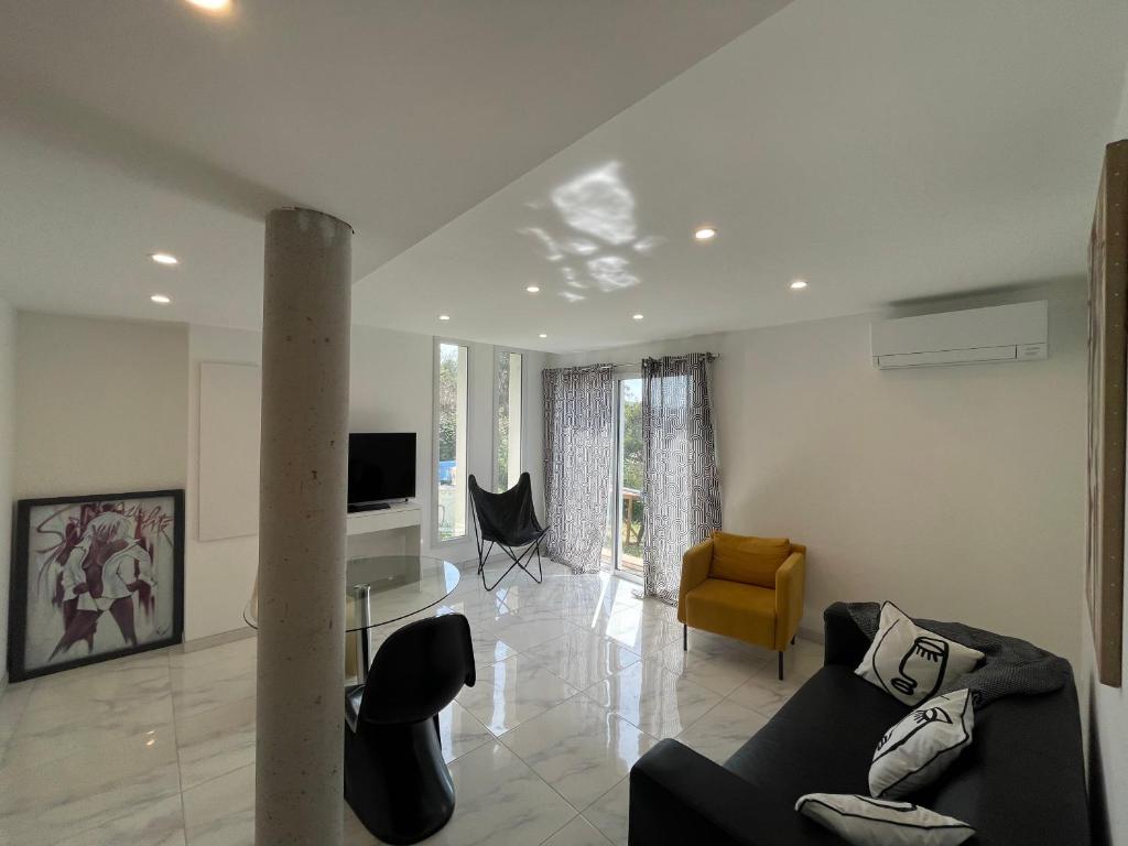Rez de villa golfe de lava