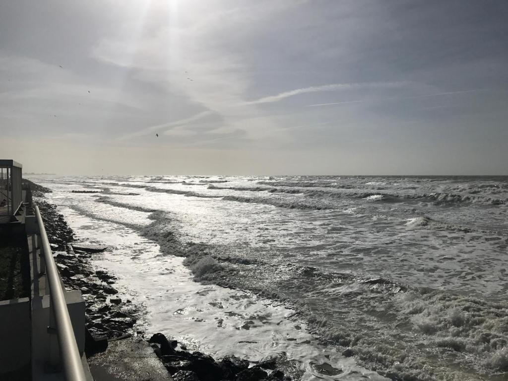 Appartement à quelques pas de la plage avec jardin