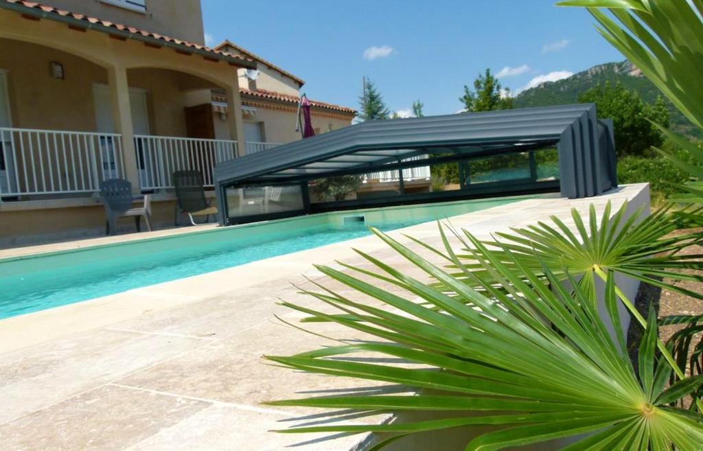 Maison accueillante a Nant avec piscine partagee