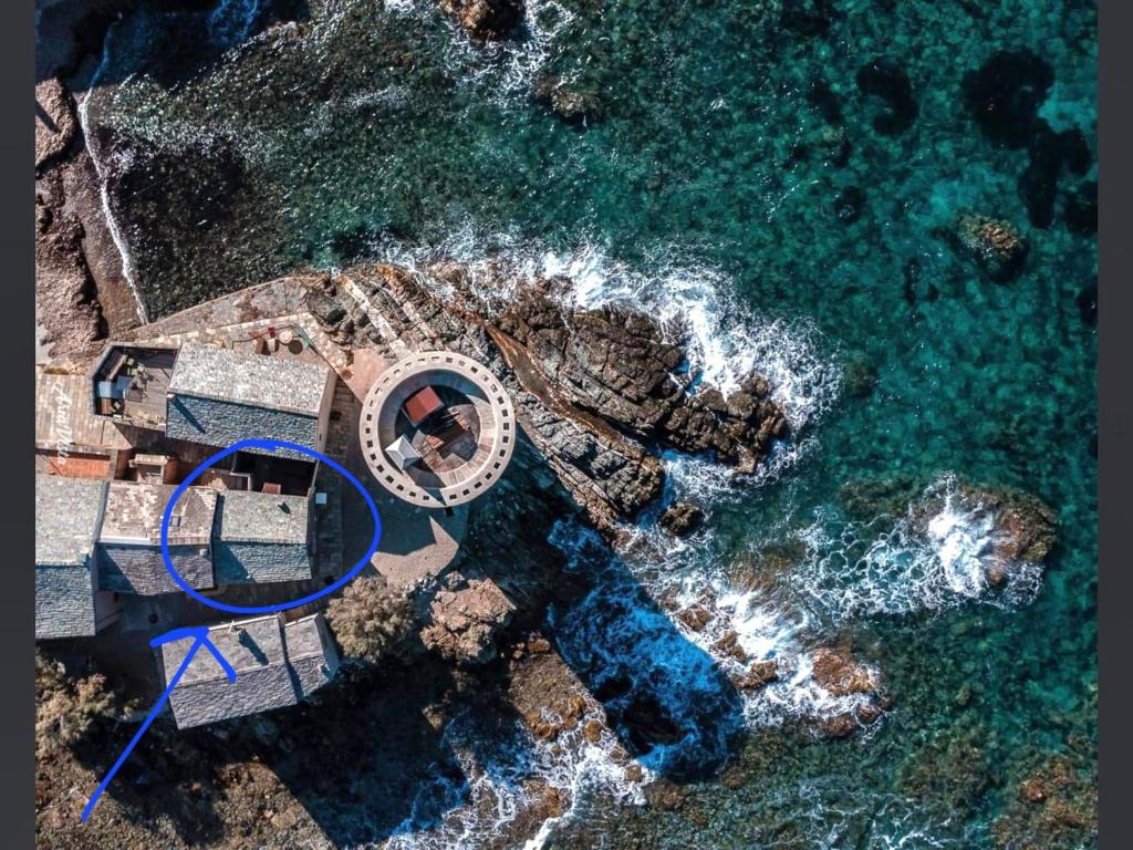 Maison de pêcheur les pieds dans l'eau