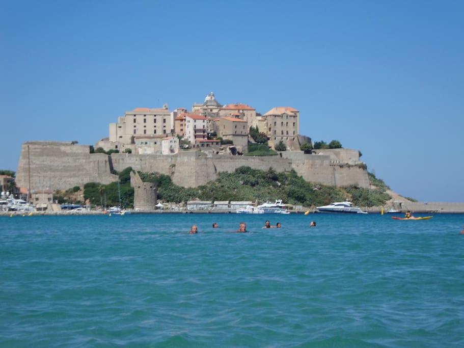 Maison de village sur la citadelle de Calvi