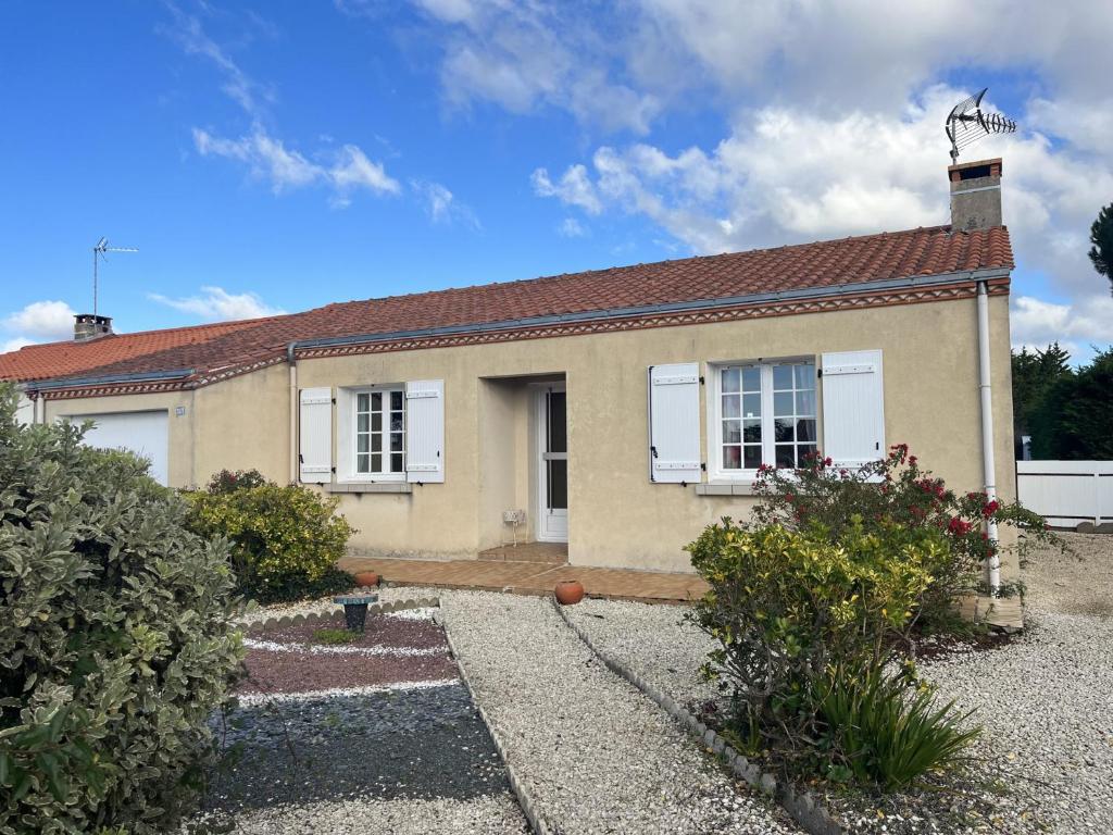 Maison familiale proche plage avec jardin, 6 couchages, à 1,5 km du centre - La Bernerie-en-Retz - FR-1-612-111